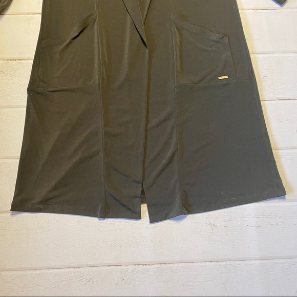 NWT - T Tahari - Women’s Black Blazer Style Top - Medium - Picture 5 of 12